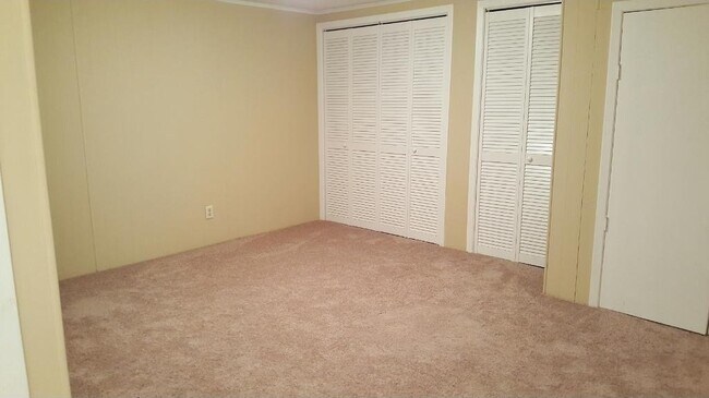 Foto del edificio - 247 W Eagle Lake Dr