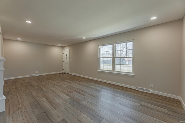 Foto del edificio - 7127 Pinehurst Dr