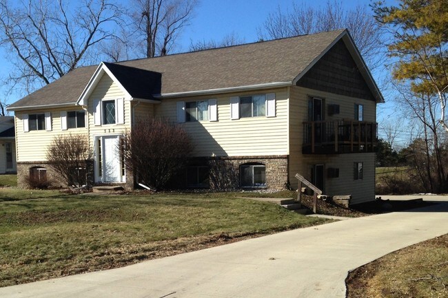 Foto del edificio - 533 Stone Ridge Dr