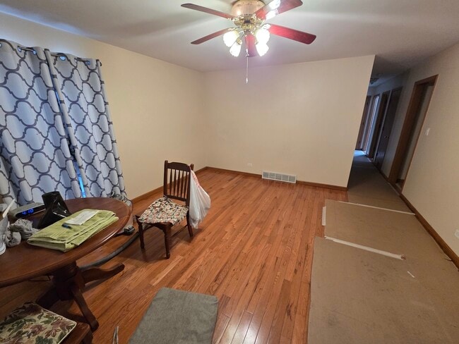 Building Photo - 1906 Beach Rd