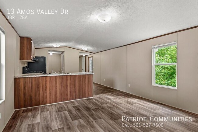 Foto del edificio - 13 Amos Valley Dr