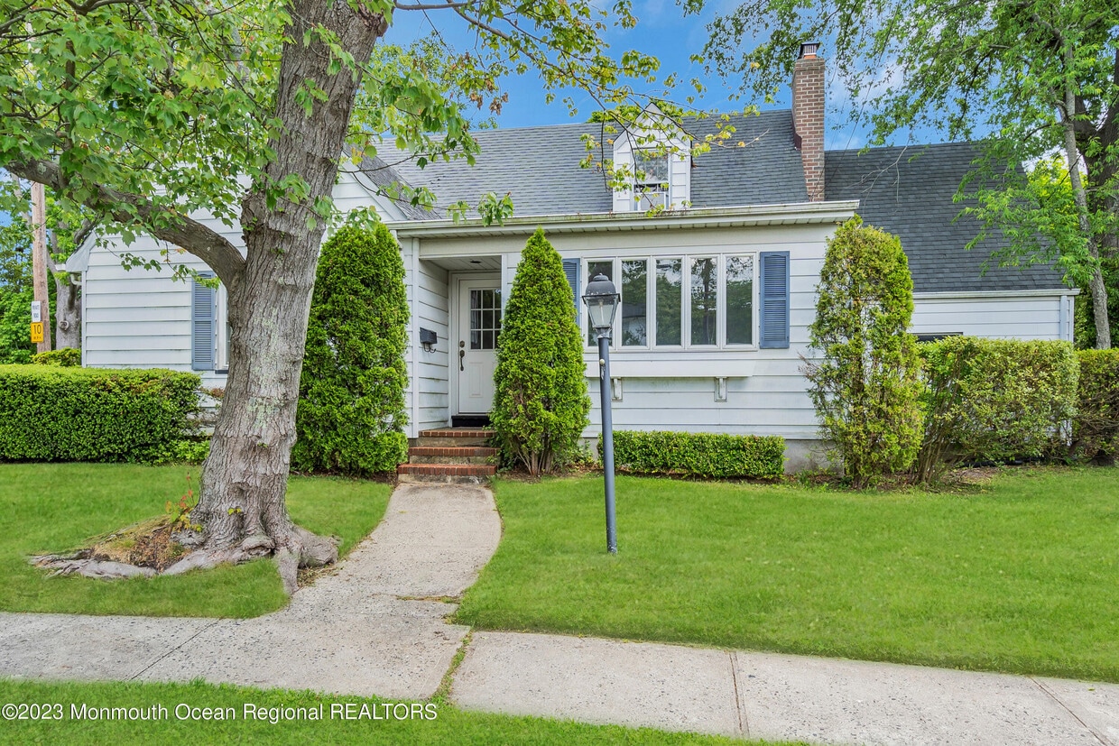 Primary Photo - 1850 Fernwood Rd