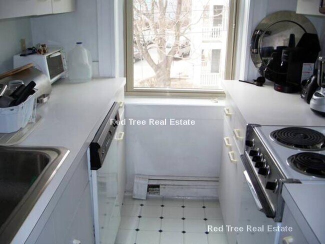 Building Photo - 15 Colborne Rd