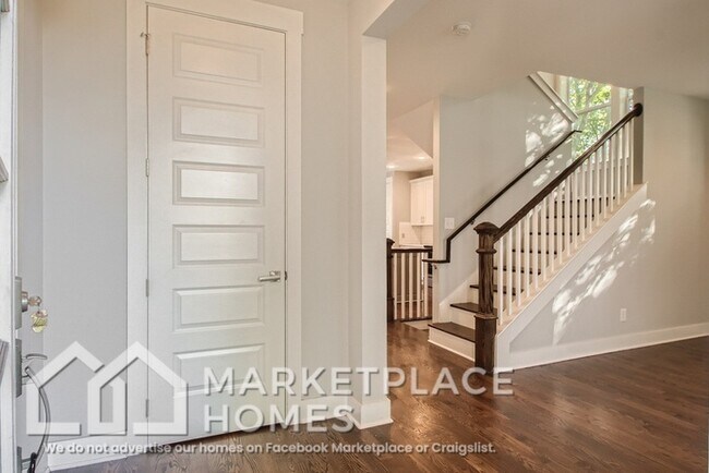 Building Photo - 1802B Porter Ave