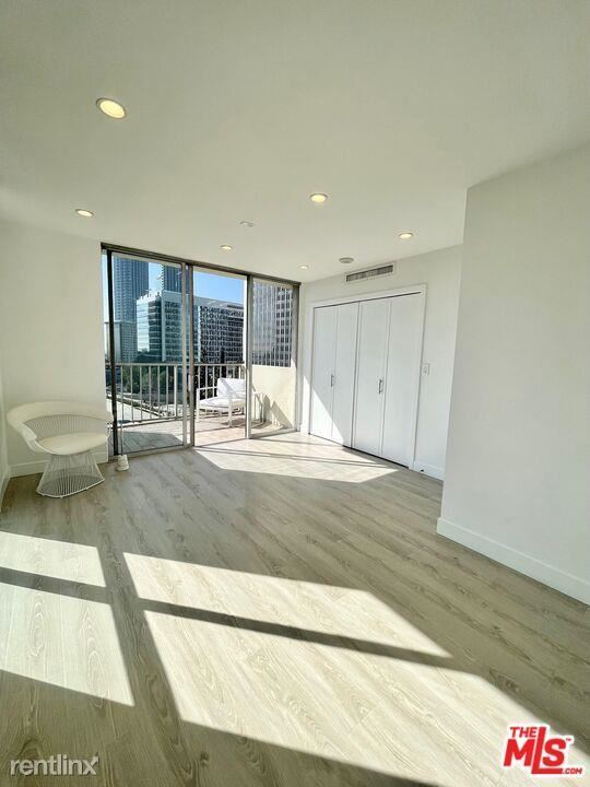 Building Photo - 2 br, 2 bath Condo - 2160 Century Hl # 1109