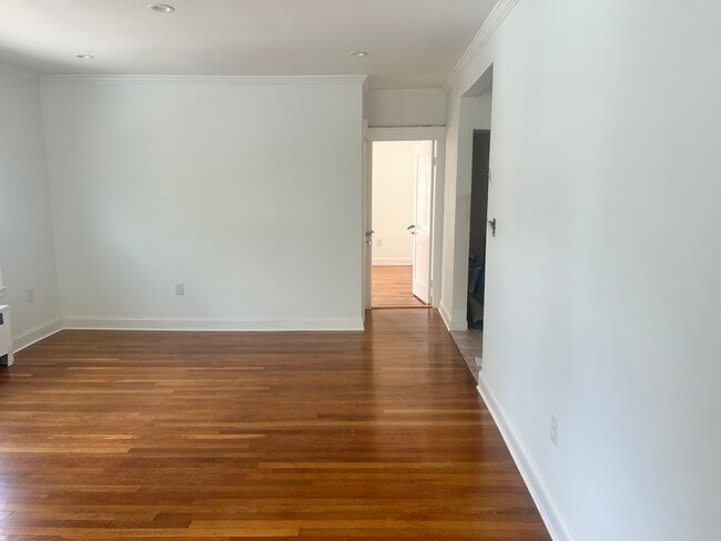 Building Photo - 176 Brush Hill Rd