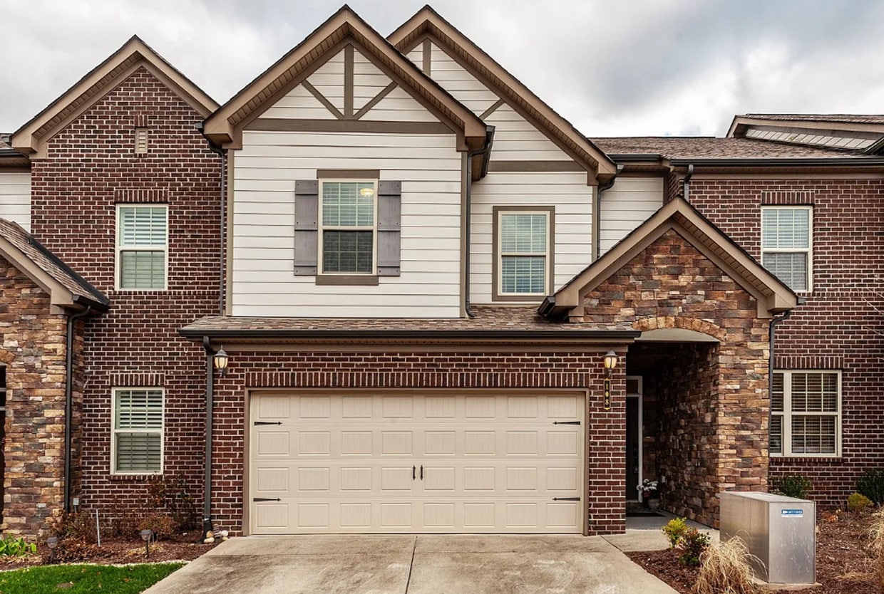 Upscale Modern Townhome nestled in the G... - Upscale Modern Townhome nestled in the   G...