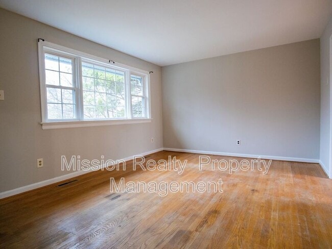 Building Photo - 1321 Warminster Dr