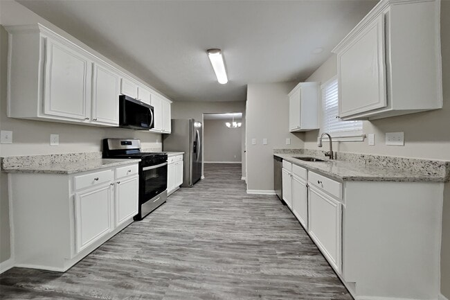 Building Photo - 7010 Durango Dr