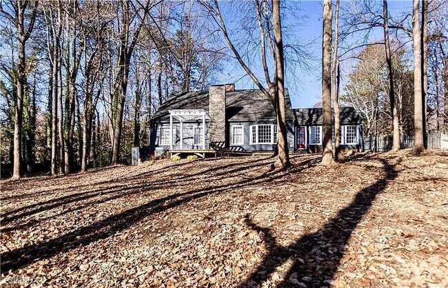 Building Photo - 3 br, 3 bath House - 203 Willoughby Blvd