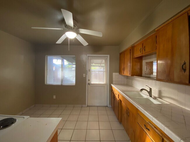 Foto del edificio - 210 E Harding Ave