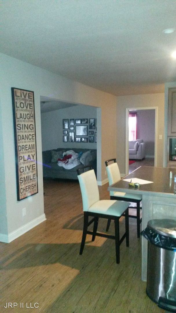 Building Photo - 4 br, 3 bath House - 11128 Aboite Cetner Rd.