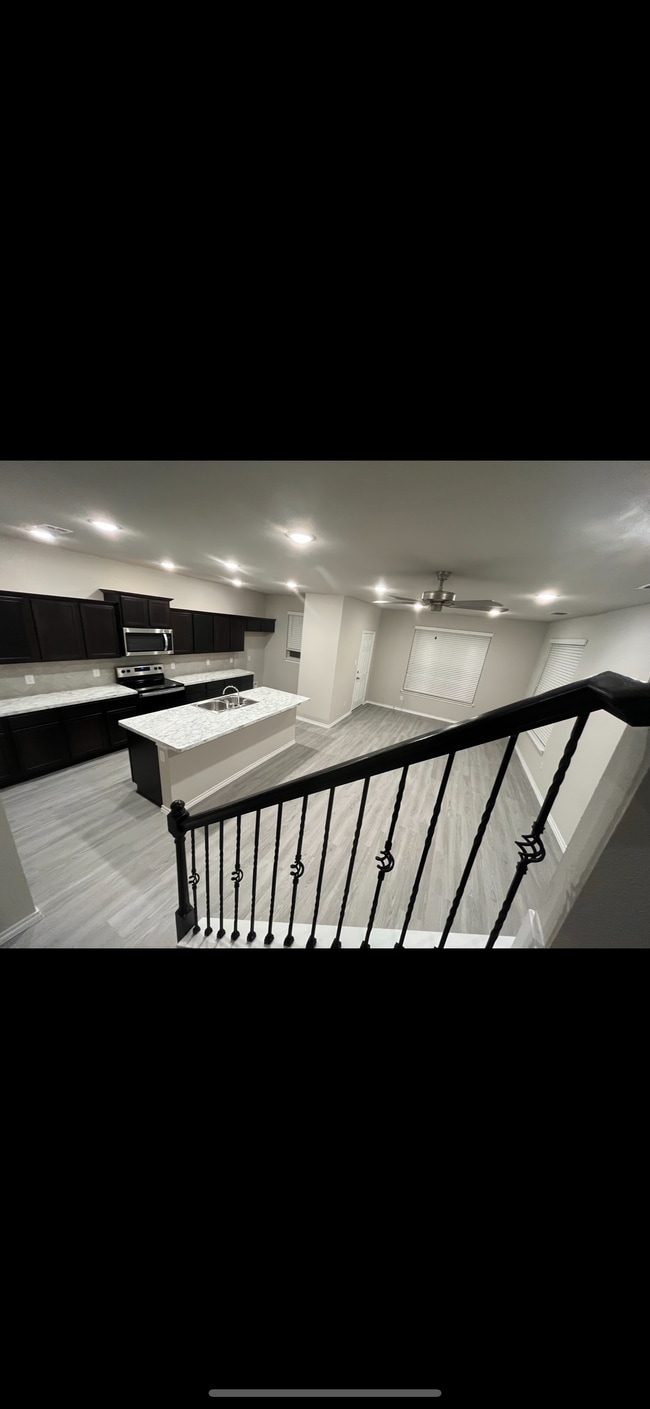 Building Photo - 2312 Davenport Dr