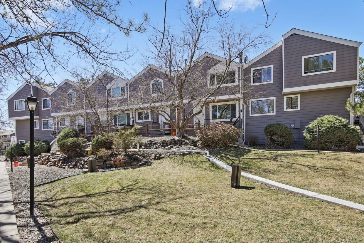 Primary Photo - 2 Bedroom Townhome in Arvada