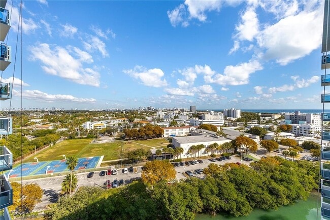 Foto del edificio - 7441 Wayne Ave