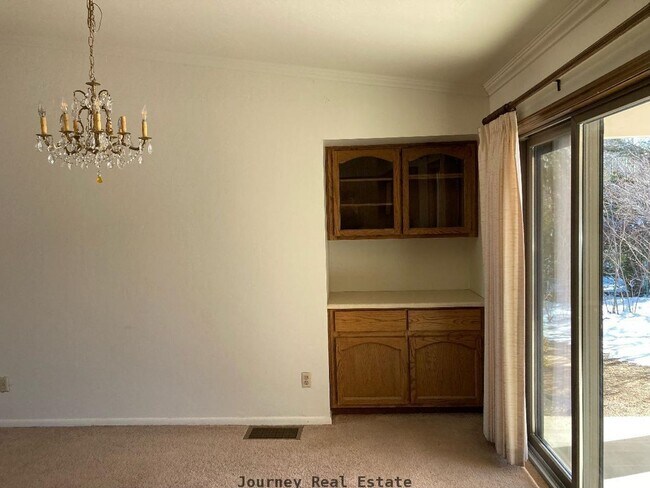 Building Photo - APPLY NOW - 48 Dressage Circle