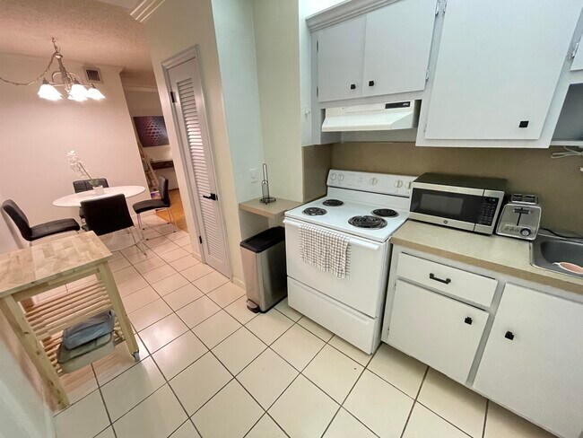 Foto del edificio - 2424 SE 17th St