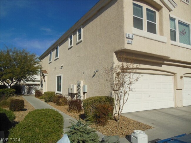 Foto del edificio - 8718 Tomnitz Ave