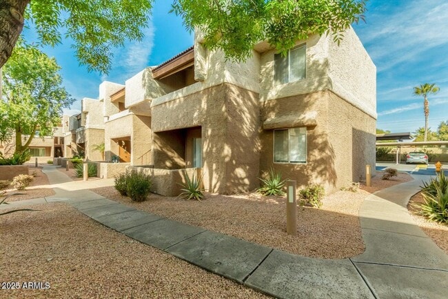 Building Photo - 4554 E Paradise Village Pkwy N