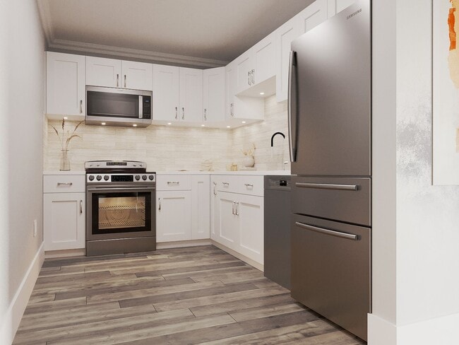 Interior Photo - 190 North Shore