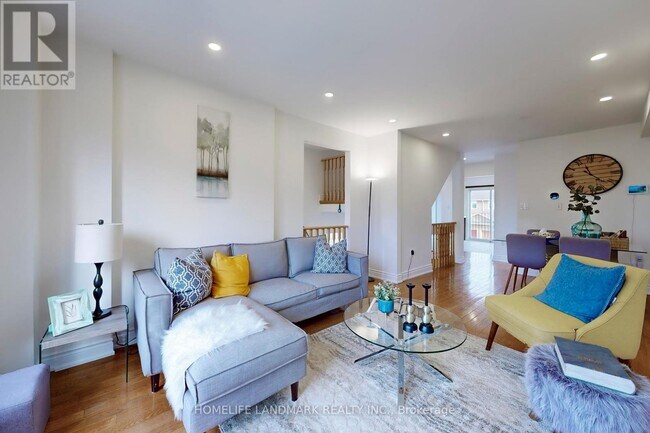 Building Photo - 2423 Ravinebrook Crescent