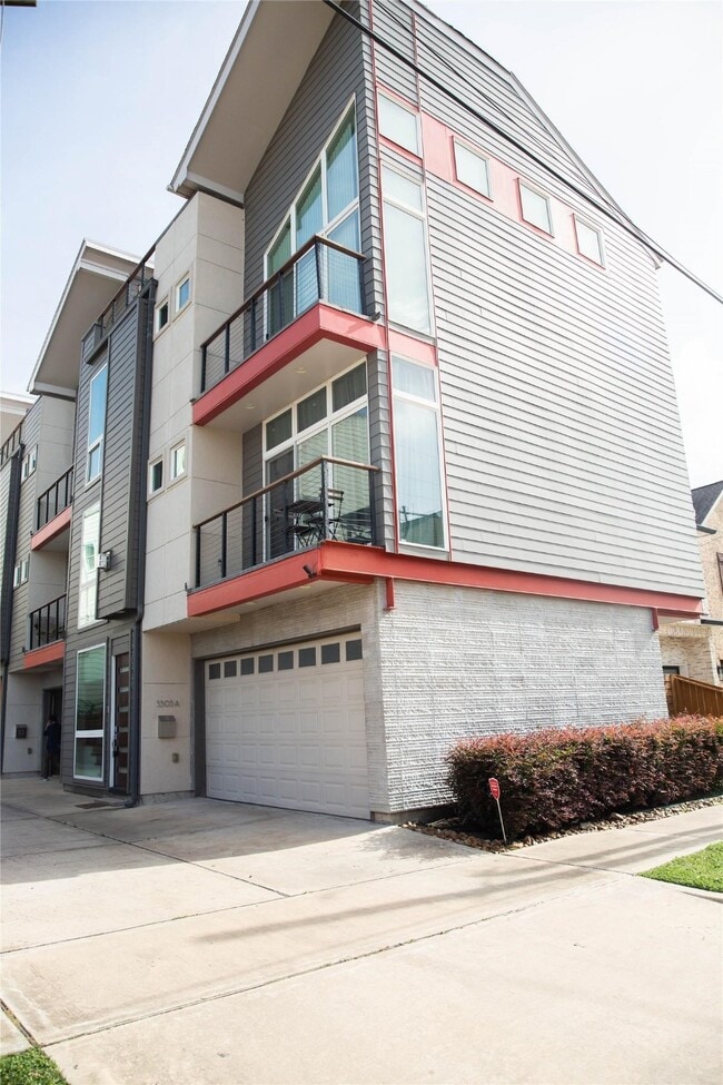 Building Photo - 5305 Darling St