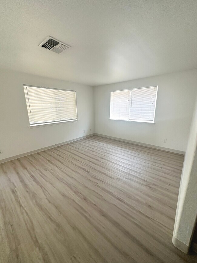 Sala de estar - 1107 Niantic St