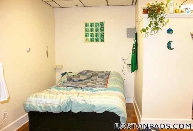 Foto del edificio - 879 Beacon St