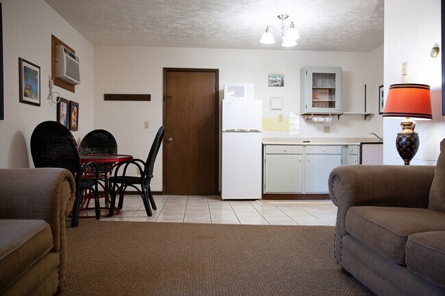 Building Photo - 1219
