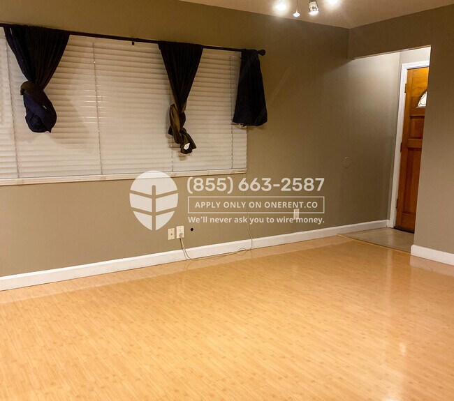 Foto del edificio - 2247 Moorpark Ave
