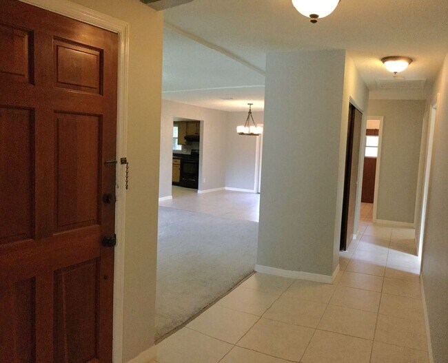 Building Photo - 3 br, 2 bath House - 102 SOUTHGATE BLVD