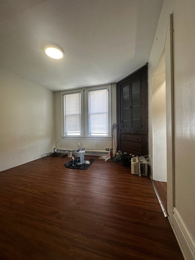 Building Photo - 728 Willey St
