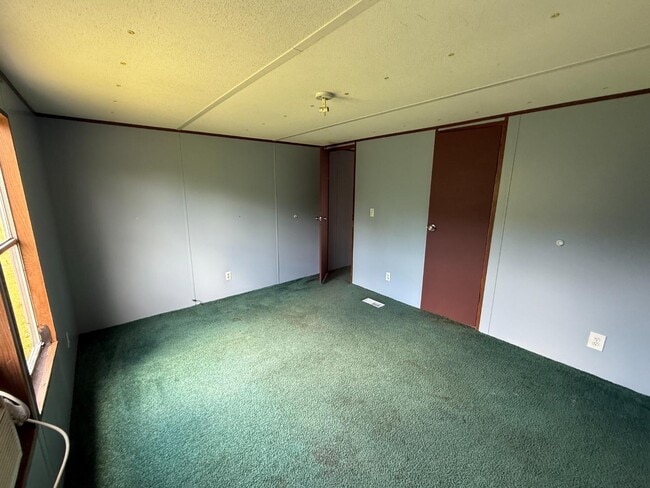 Building Photo - 43489 Claxton Cir