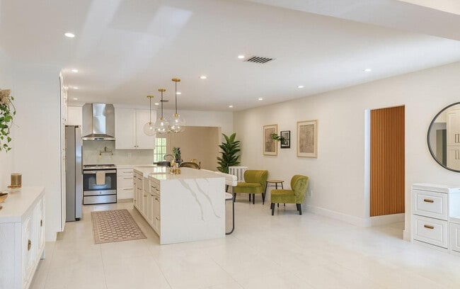 Foto del edificio - 2395 NE 184th Terrace