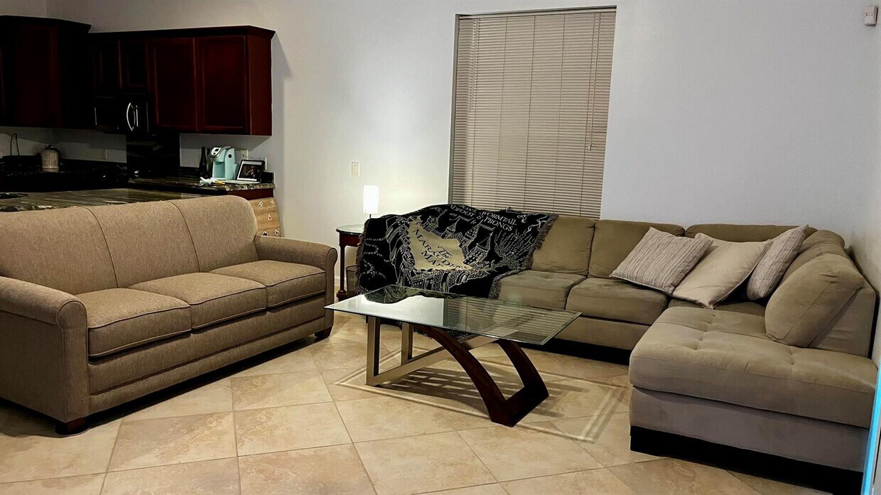 Foto del edificio - 17648 Cinquez Park Rd W
