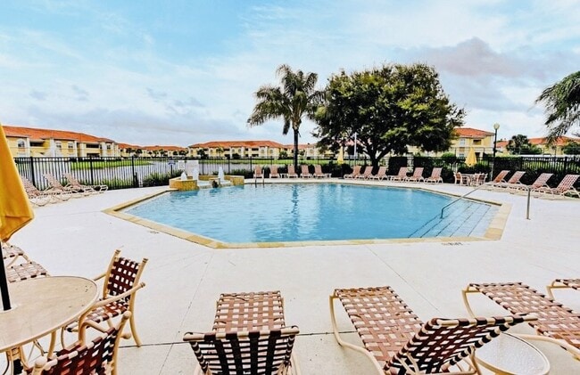 Foto del edificio - 1110 Villagio Cir