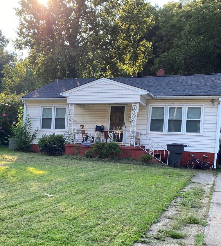 Foto principal - 1015 Meadowbrook Blvd