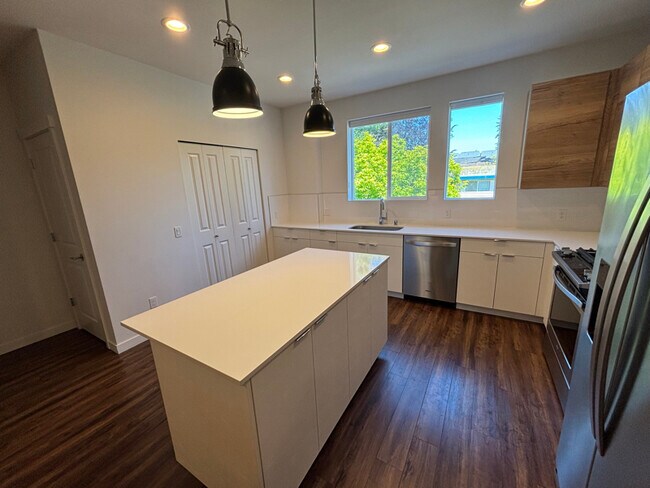 Foto del edificio - 2158 N 185th St