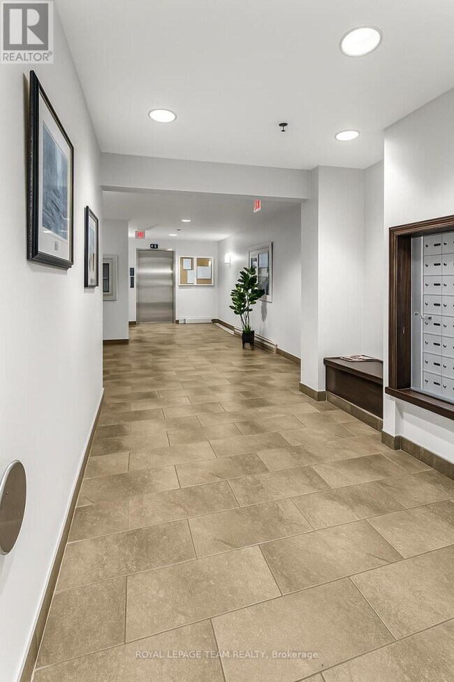 Building Photo - 151 Potts Private