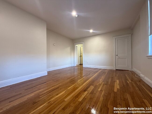 Foto del edificio - 1626 Commonwealth Ave