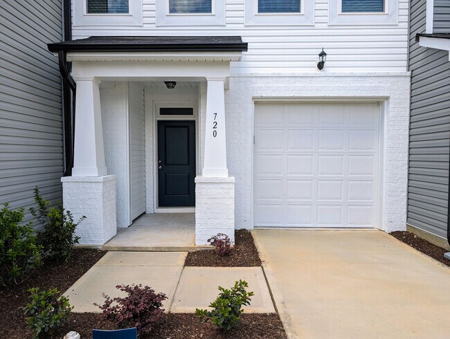 Building Photo - Barrington Dream