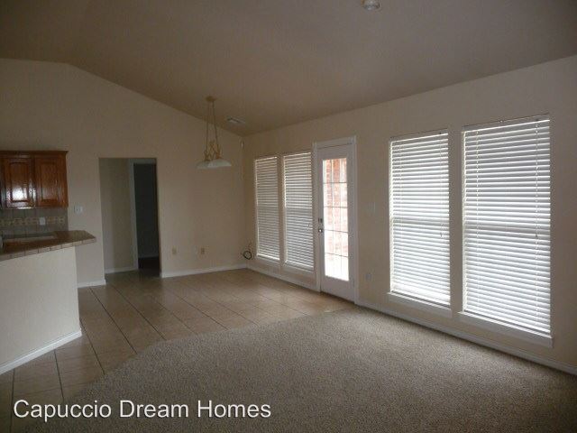 Foto del edificio - 128 NW Valleybrook Dr