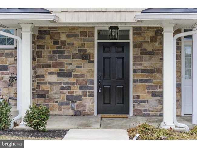 Building Photo - 311 Waltons Way