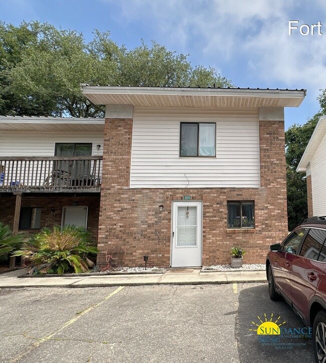 Building Photo - 263 Brooks St SE