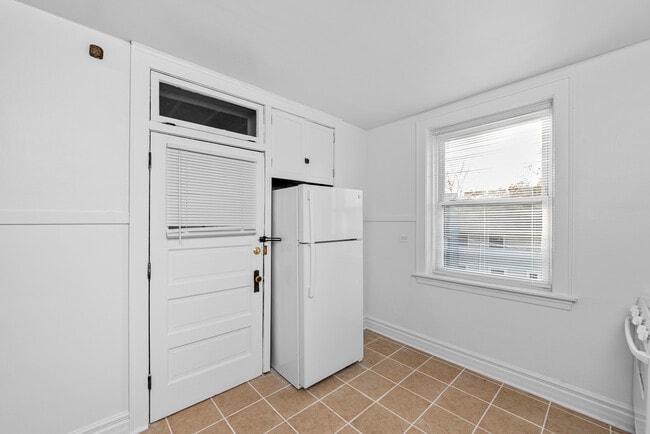 Foto del edificio - 1934 W Estes Ave