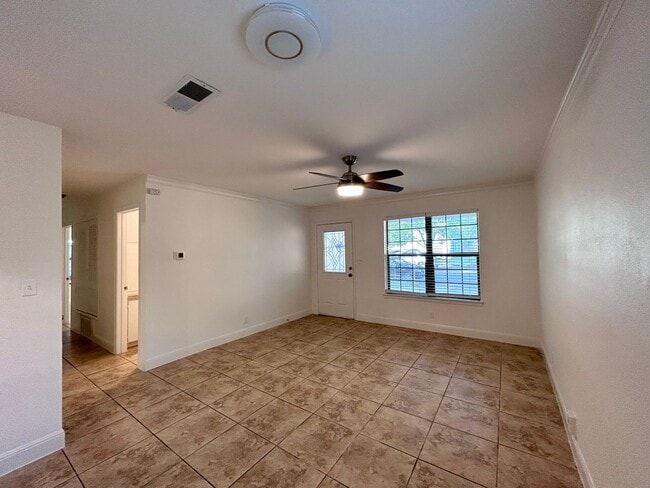 Building Photo - 6200 Palm Cir