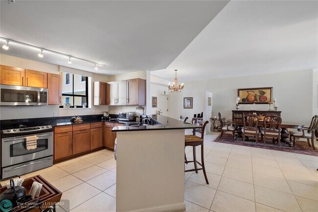 Foto del edificio - 8390 SW 72nd Ave