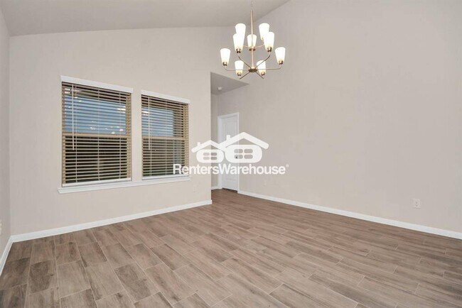 Building Photo - 6927 Escondido Dr