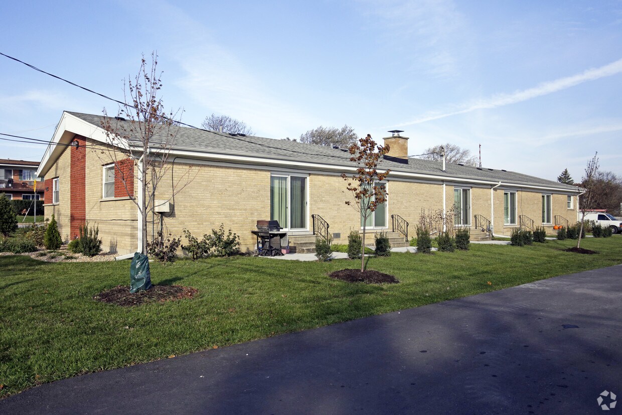 Foto principal - 338 W Division St