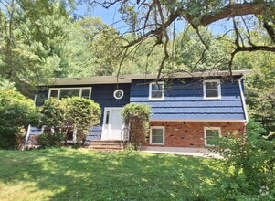 Building Photo - 24 Wallace Dr